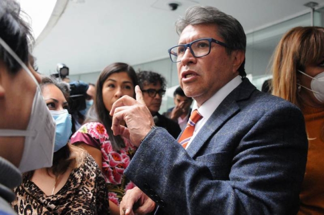 Ricardo Monreal denuncia a Layda Sansores