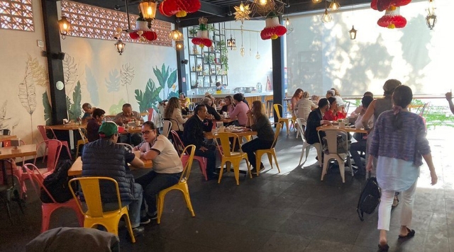 Disminuyen ventas en restaurantes por comercializaci&oacute;n en redes sociales de alimentos preparados: Canirac