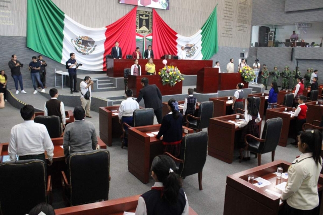 Niños de diferentes escuelas del estado participaron en el Parlamento Infantil 2023 en el Congreso local. 