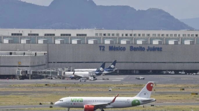 Balacera en terminal 2 del AICM deja 2 heridos