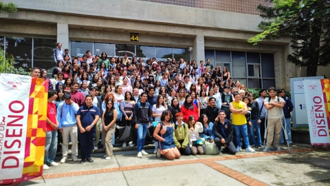 Reciben estudiantes de nuevo ingreso de facultad de Diseño de la UAEM información sobre trámites administrativos