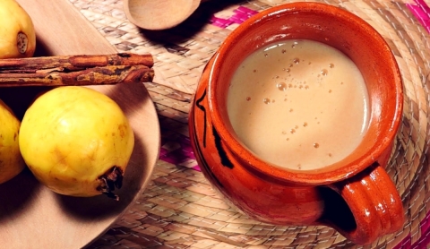 Atole de guayaba sin calorías: perfecta para días de lluvia, ligera y fácil de preparar