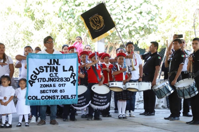 Además del acto cívico, la colonia Constitución del 57 de Jojutla realizó fiesta popular, incluido un desfile por las principales calles.