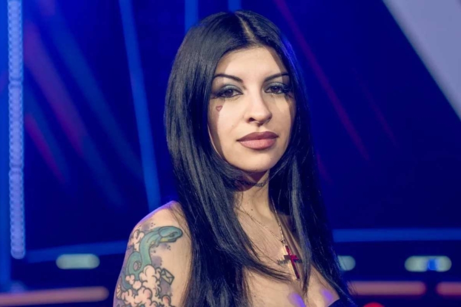 Cazzu pide detener el odio en redes: 'Basta de hate, más amor'