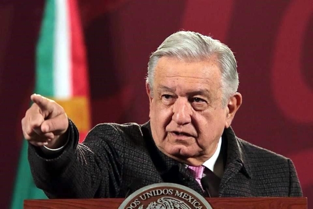 Ante aumento de casos COVID-19, AMLO recomienda ‘salir abrigados’