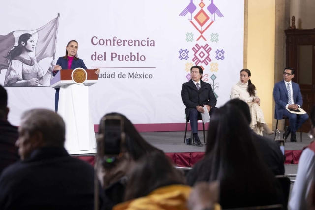 En su conferencia de prensa matutina, la presidenta de M&eacute;xico afirm&oacute; que buscan revertir el abandono escolar debido a que los planteles quedan lejos de las casas de los estudiantes.