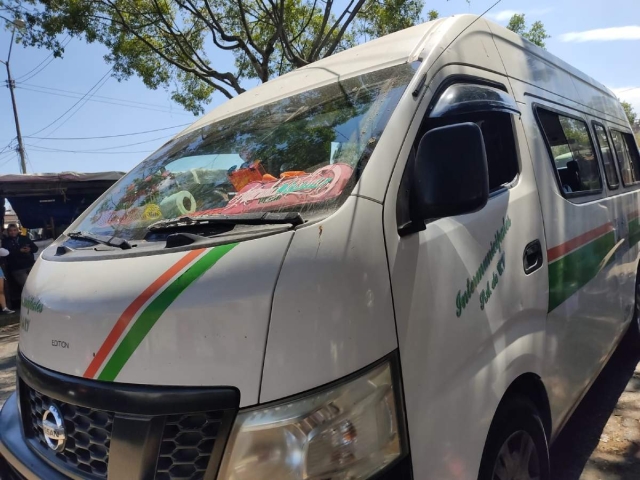 El vehículo que maneja requiere 600 pesos diarios de gasolina.