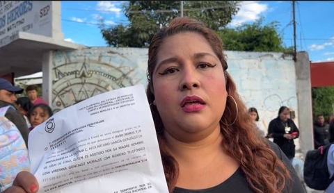 Exigen salida de una maestra en escuela de Temixco