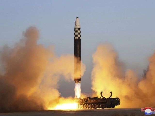 Corea del Norte lanza misil balístico hacia aguas orientales