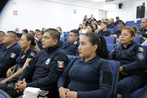 Los policías municipales, que son los primeros respondientes, y muchas veces no saben cómo actuar, fueron los capacitados.  