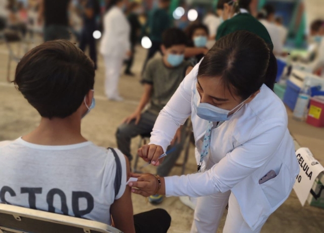 Llega vacunación anticovid para adolescentes de 15 a 17 años de la zona sur de Morelos