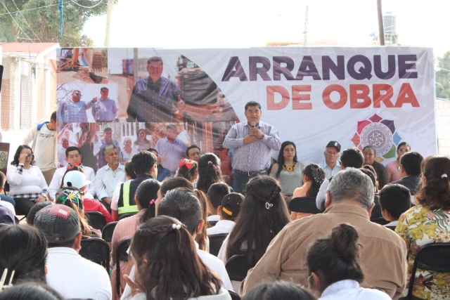 El alcalde encabezó el banderazo de inicio de obras.