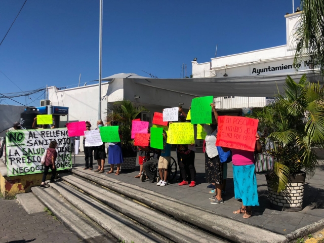 Protestan en el Ayuntamiento de Temixco contra reactivación de relleno sanitario