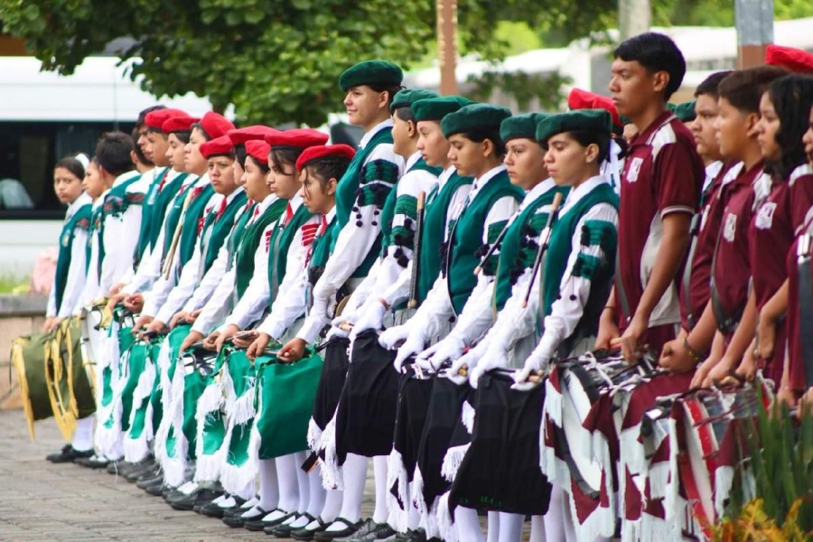 El certamen tuvo como objeto promover los valores cívicos, el respeto y la identidad nacional entre niños y jóvenes. Los ganadores ahora irán al encuentro nacional.