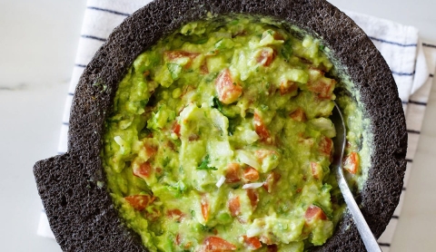 ¿Qué lleva el guacamole perfecto? Así se prepara la receta mexicana más famosa del mundo