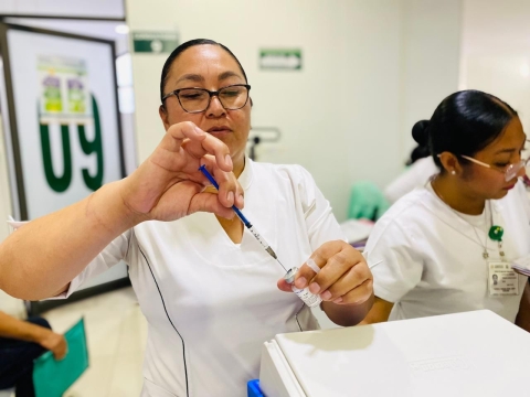 Continúa IMSS Morelos vacunación contra covid-19