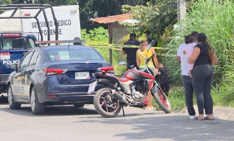  La víctima quedó a orillas de la avenida.
