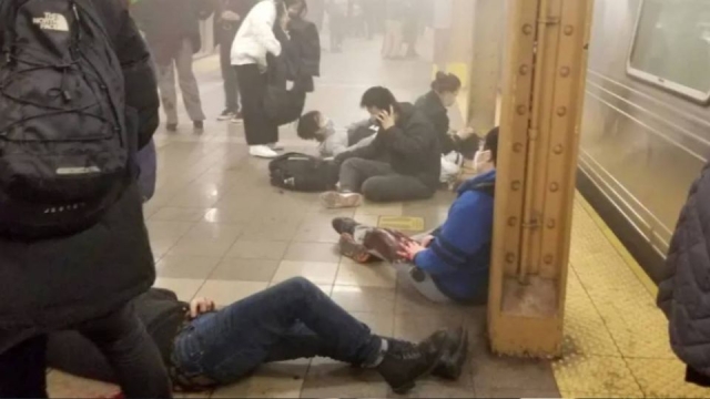 Tiroteo en el metro de Nueva York deja varios heridos