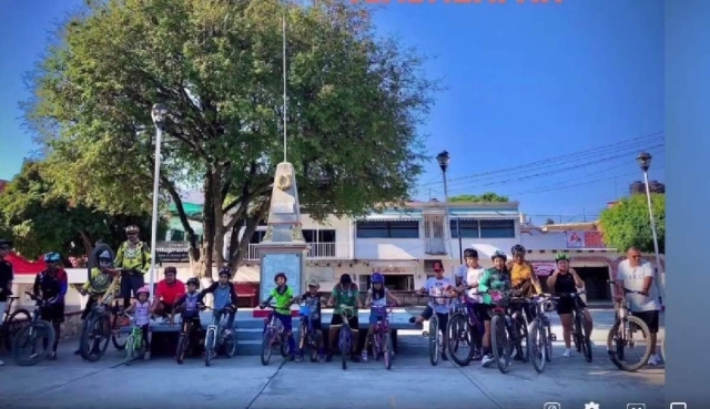 Lista, la rodada infantil con motivo del Día del Niño en Tlaltizapán.