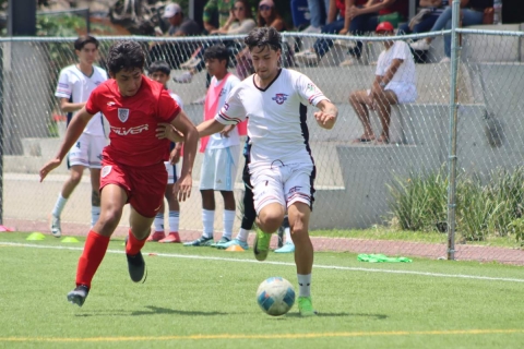 El Real Morelos 27 tuvo aproximaciones durante todo el partido, pero fue hasta el tercer periodo, y gracias a los ajustes, que lograron darle la vuelta al marcador en el cotejo disputado en la unidad deportiva La Lagunilla.