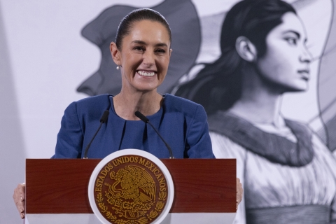 Sheinbaum anuncia envío de brigadistas y militares a Los Ángeles por incendios