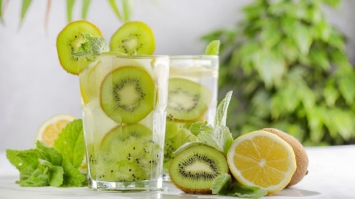 Agua fresca de kiwi, aprovecha la temporada de esta fruta para tener una exquisita bebida