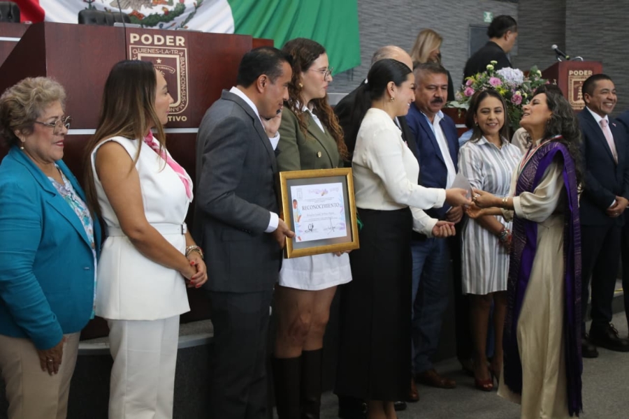 Entrega Congreso de Morelos la Presea Xochiquetzalli 2025 a Andrea Acevedo García y Ariadna Isabel Urbina Ayala