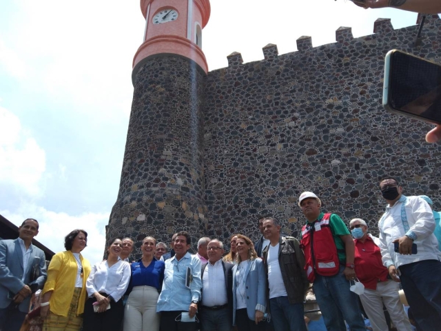 Autoridades del INAH develaron el torreón del Palacio de Cortés, tras su restauración, a cinco años de ser afectado por el sismo del 19 de septiembre de 2017.