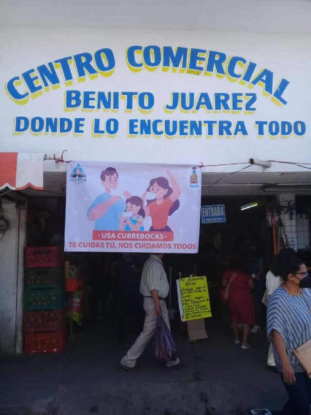 El representante de los comerciantes refirió que en el mercado mantienen la promoción de las medidas sanitarias.