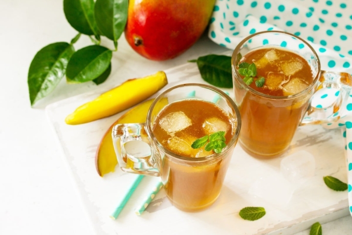 Té helado de manzanilla con mango, una bebida refrescante para los días calurosos