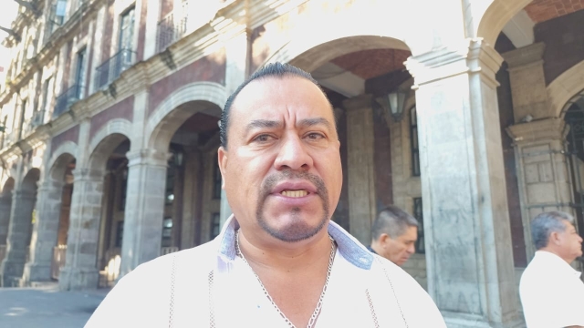 Insisten transportistas en aumento a tarifa m&iacute;nima; se re&uacute;nen con el jefe de la Oficina de la Gubernatura