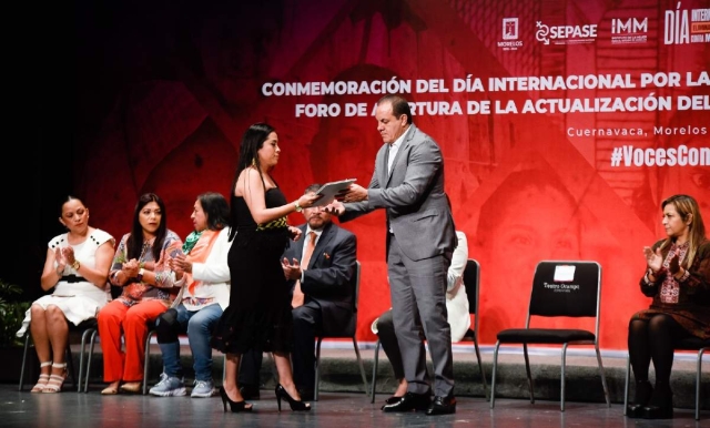 El Gobernador encabezó la conmemoración del Día Internacional por la Eliminación de la Violencia contra las Mujeres