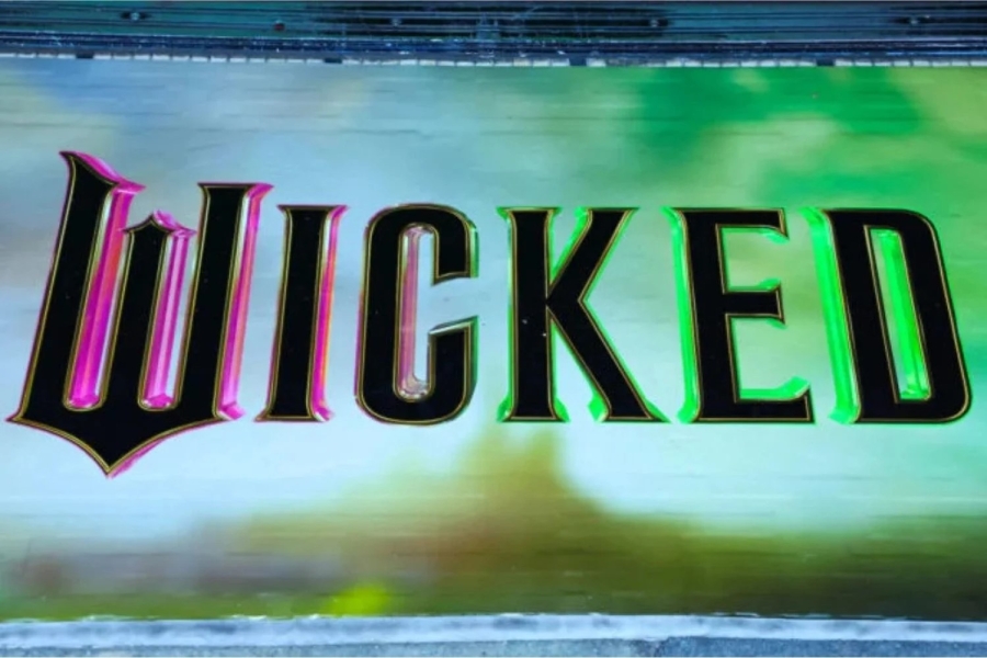 Error en cajas de muñecas 'Wicked' redirige a sitio web adulto