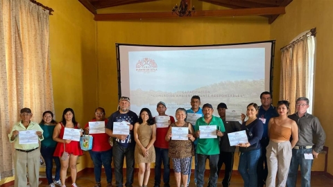 Continúa capacitación de comerciantes ixtlecos en materia de medio ambiente