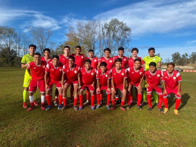 La selección Centro-Sur finalizó su participación ayer con un descalabro 3-0 ante las Chivas Sub 18.