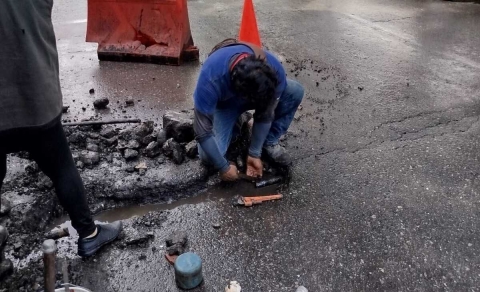 Atiende SAPAC fuga de agua potable en avenida Vicente Guerrero