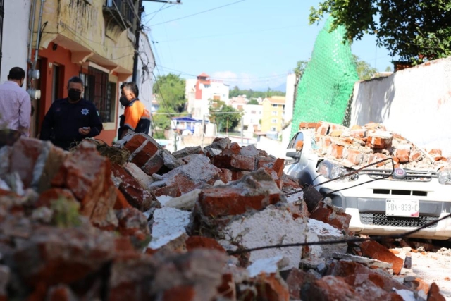 Supervisa titular de SSP Cuernavaca y PC municipal trabajos en barda colapsada