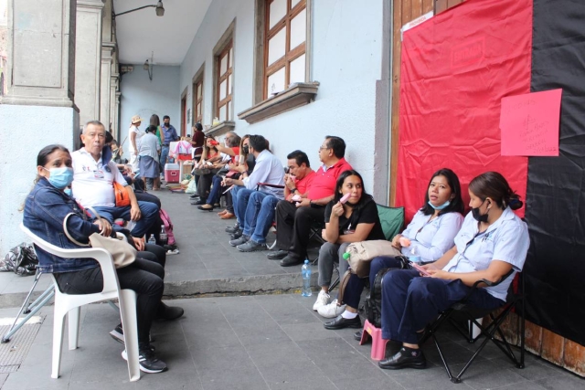 Los trabajadores cerraron el jueves los más de diez centros que tiene la empresa en Morelos 
