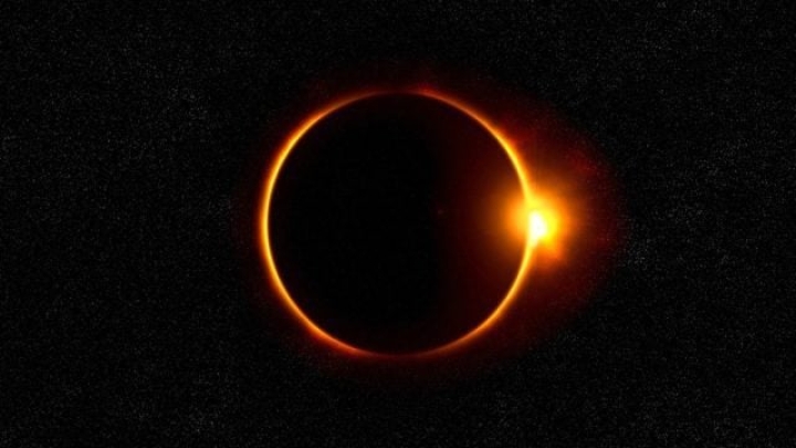 ¿Qué es un eclipse híbrido, el próximo evento astronómico que nos sorprenderá en 2023?