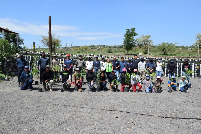 Participa patrulla juvenil en la campaña de reforestación en Temixco