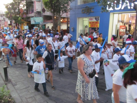 Marchan en Jojutla para hacer conciencia sobre el autismo