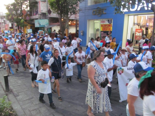 Marchan en Jojutla para hacer conciencia sobre el autismo