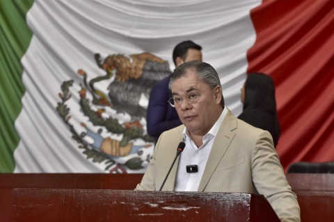 El diputado Rafael Reyes propuso la extinción del Instituto de la Mujer. 