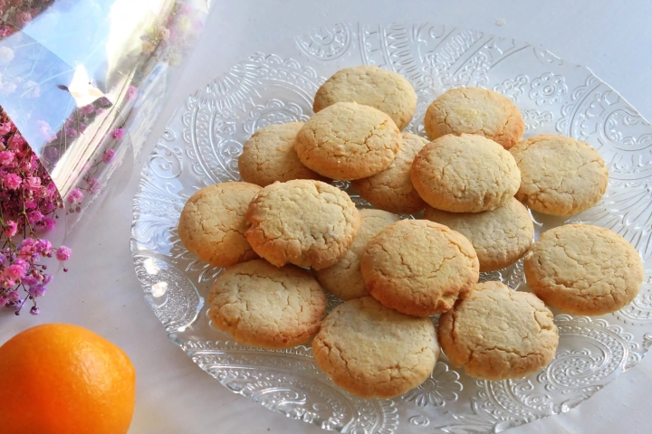 Transforma tu desayuno: Prepara polvorones de naranja caseros