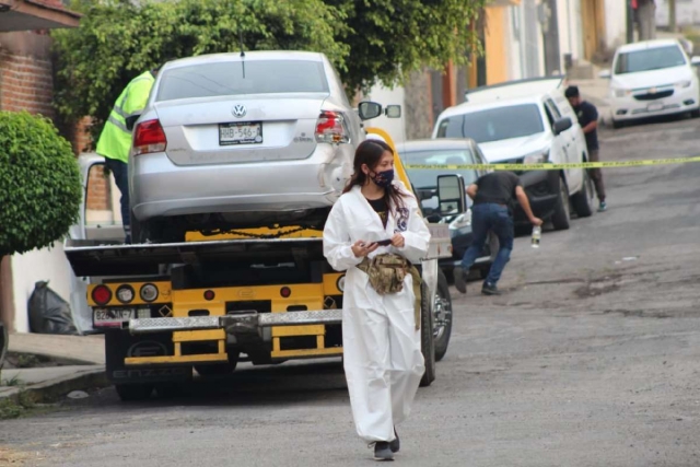 El auto en el que atacaron a la víctima quedó a cargo de las autoridades.