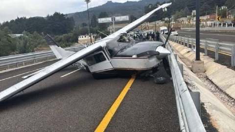 Avioneta aterriza de emergencia en la autopista Pachuca-Huasca; Sheinbaum la inaugurará mañana
