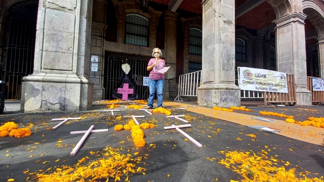 Instala CIDH ofrenda a las víctimas de feminicidio