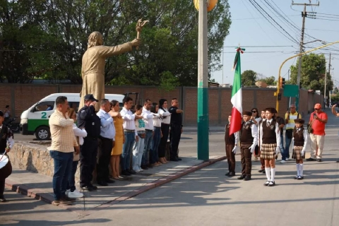 El gobierno recordó el natalicio de Don Miguel Hidalgo, pero no ha explicado por qué el municipio lleva ese apellido.