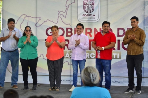 El programa recorrerá todo el municipio; este jueves llegó a su cuarta visita en las colonias para llevar todos los servicios que ofrece el Ayuntamiento.