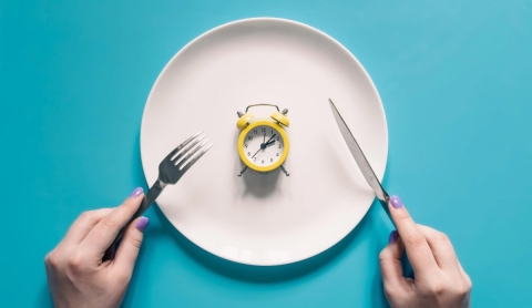 El Impacto del Ayuno Intermitente en las Mujeres: ¿Cómo Afecta su Salud?